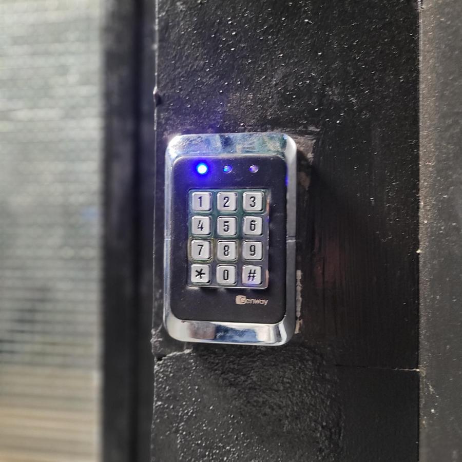 Anastasia Balcescu Apart 4 Self Check In Code From 2Pm Kitchen And Bedroom 布加勒斯特 外观 照片