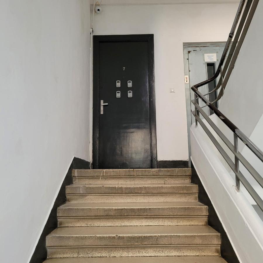Anastasia Balcescu Apart 4 Self Check In Code From 2Pm Kitchen And Bedroom 布加勒斯特 外观 照片