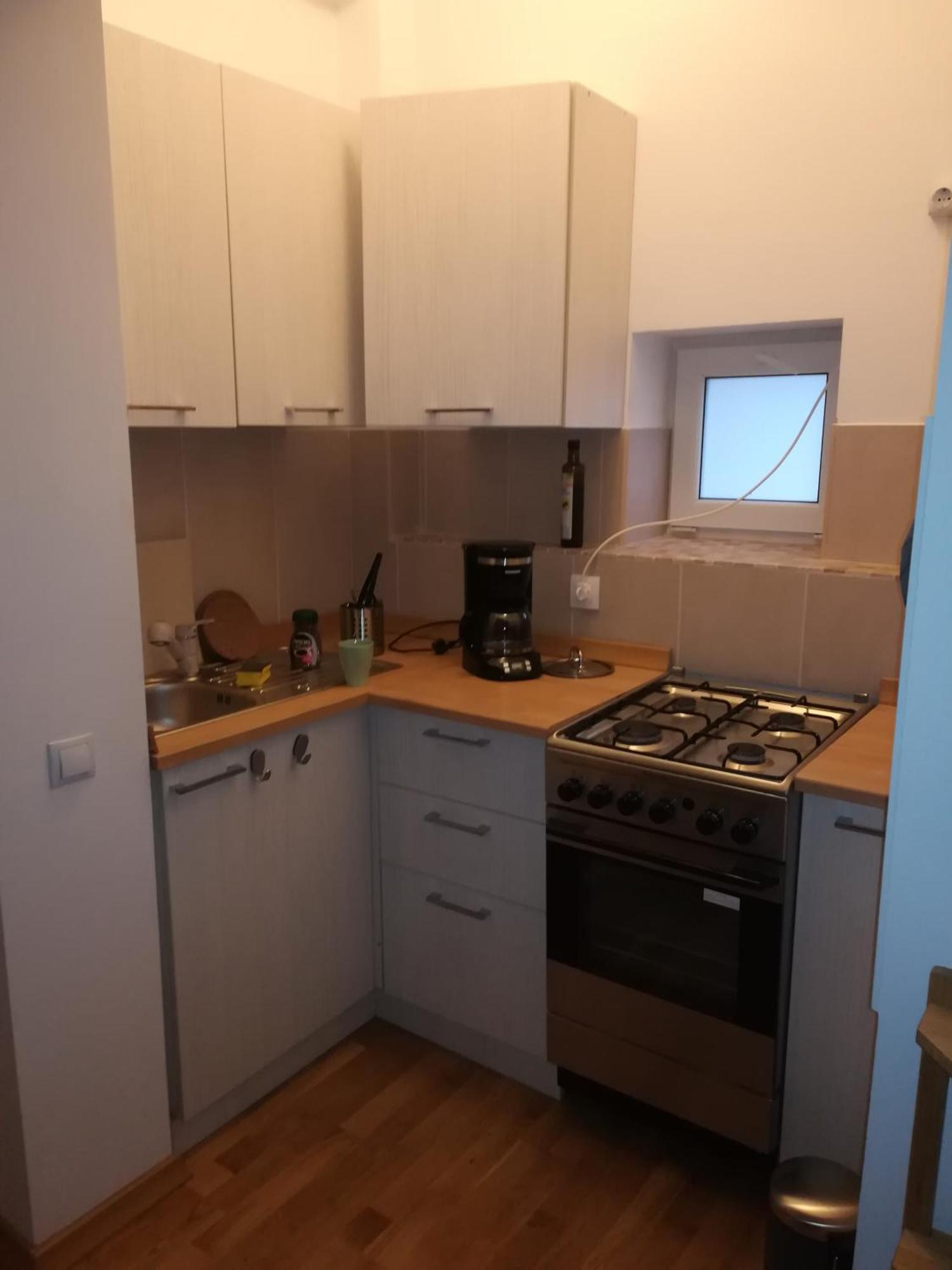 Anastasia Balcescu Apart 4 Self Check In Code From 2Pm Kitchen And Bedroom 布加勒斯特 外观 照片