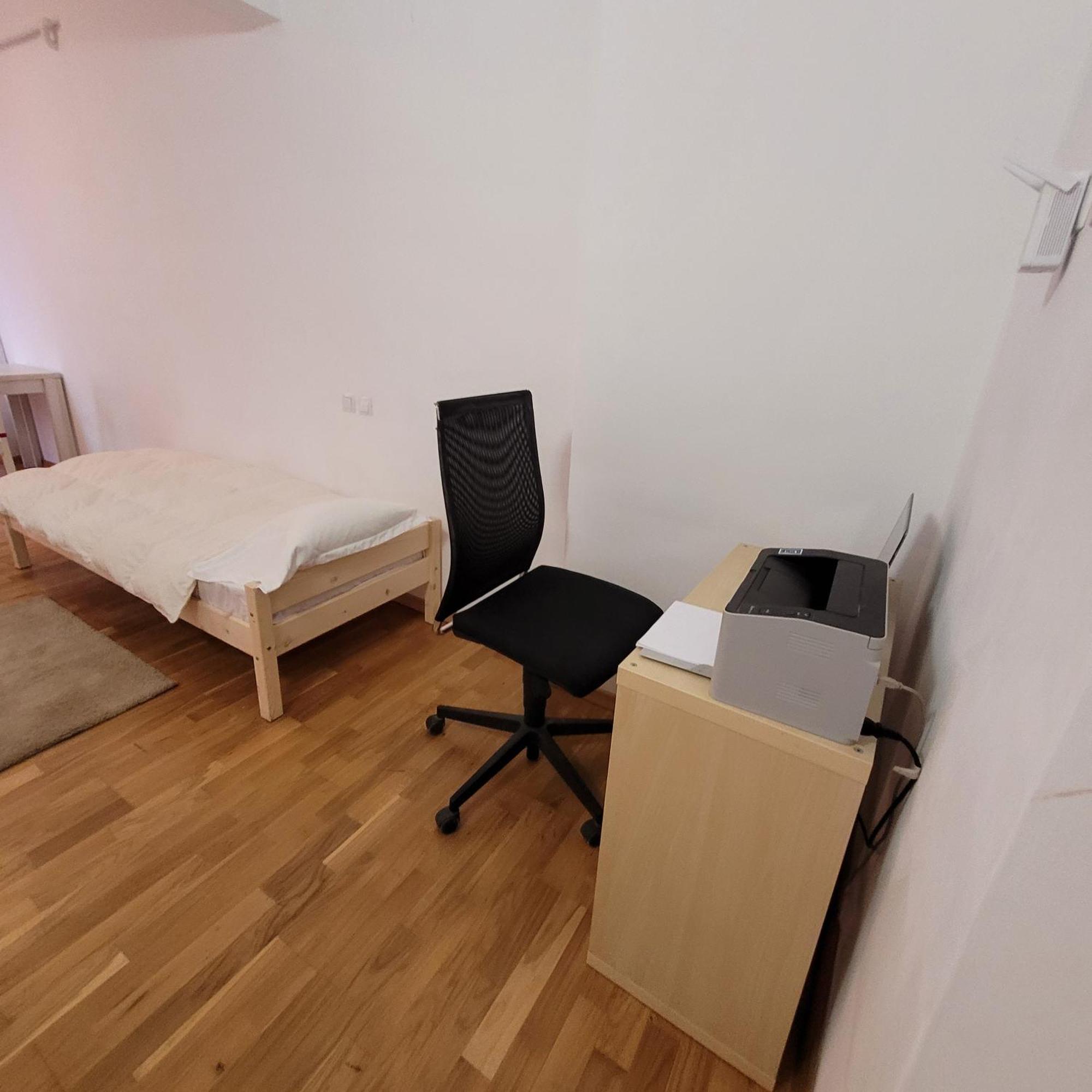 Anastasia Balcescu Apart 4 Self Check In Code From 2Pm Kitchen And Bedroom 布加勒斯特 外观 照片